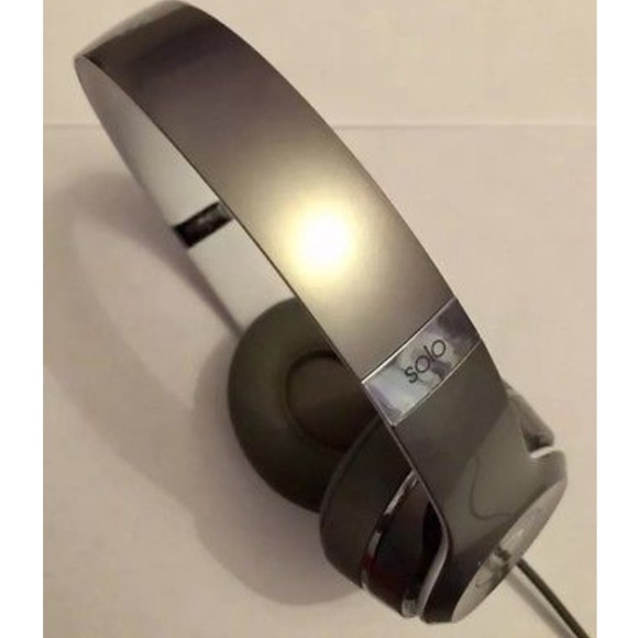 Beats by Dr. Dre Solo2 Wired Headphones- Silver - Picture 7 of 8